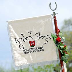 Fahnenweihe des Reitvereins Schönenberg 5. Mai 2012
